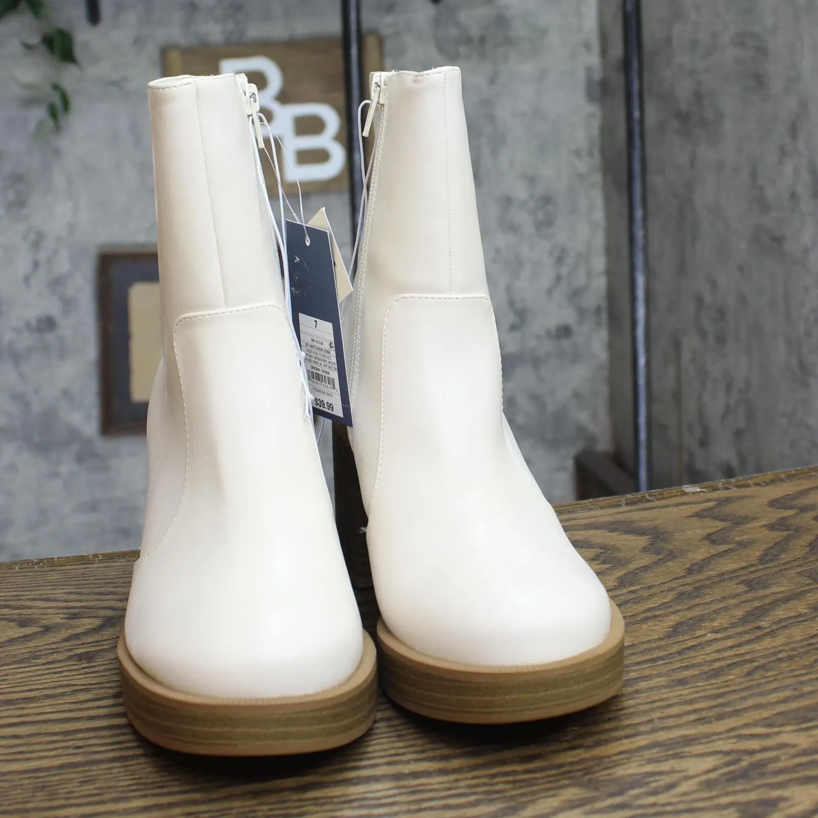 Universal Thread Jenna Platform Boots with Memory Foam Insole Off White 7M